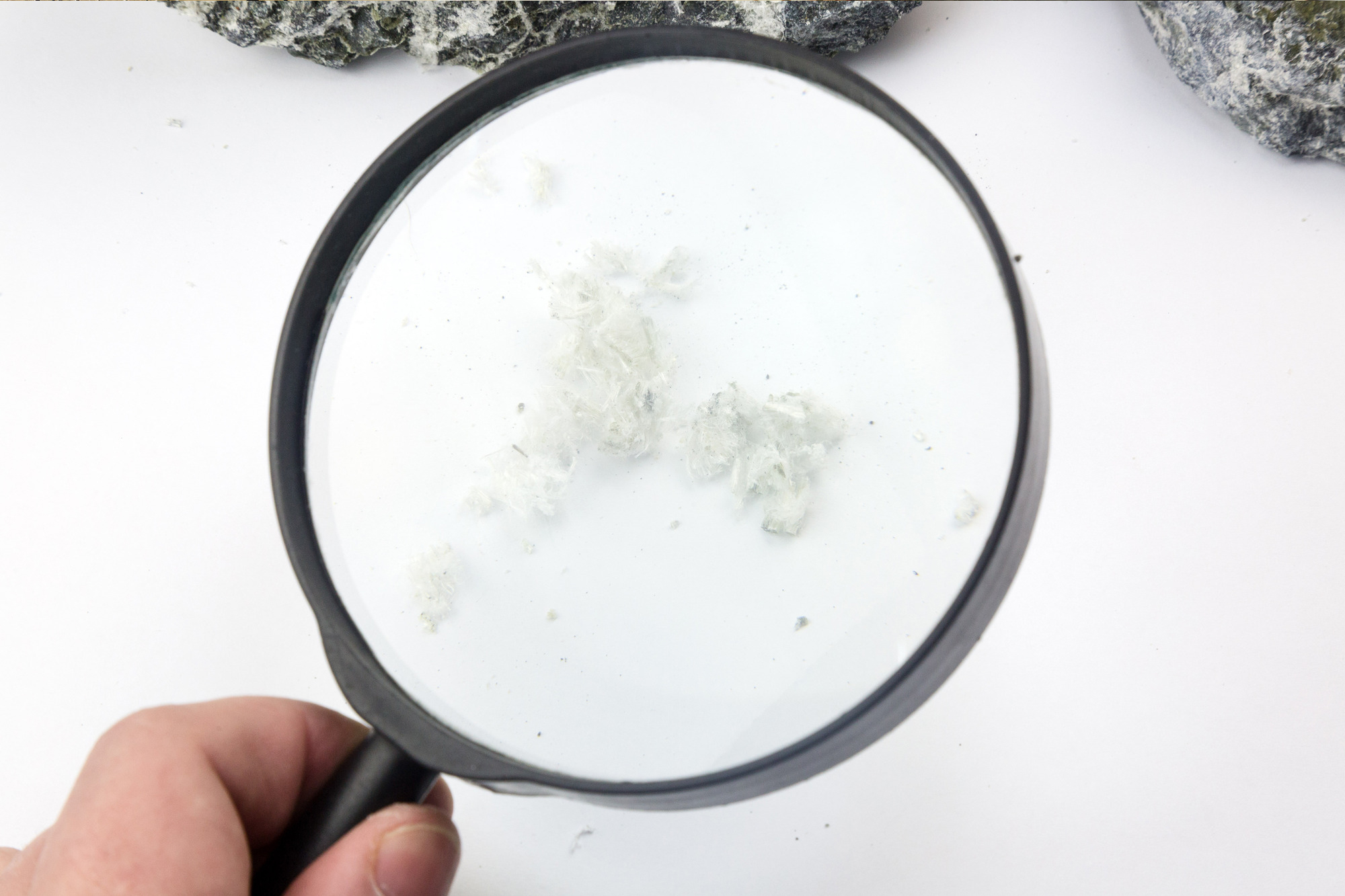 アスベストが使用禁止になった時期や理由